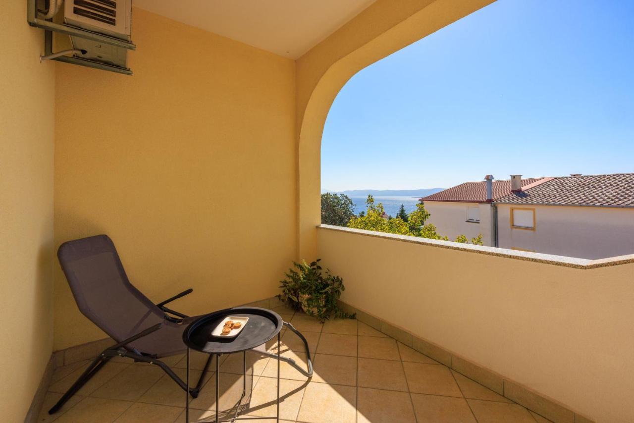 Apartments Petak Dramalj Εξωτερικό φωτογραφία