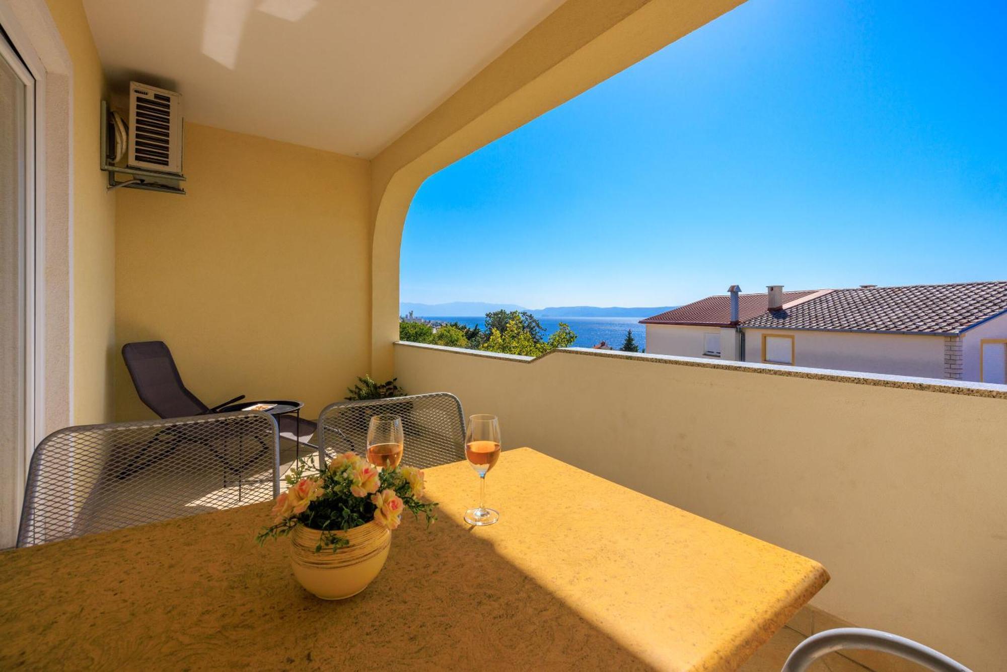 Apartments Petak Dramalj Εξωτερικό φωτογραφία